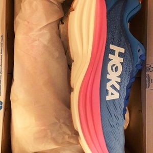 HOKA bondi 8